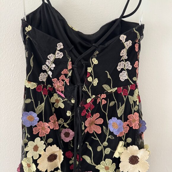 3D Floral Embroidered Lace-Up Midi Dress - Picture 5 of 11